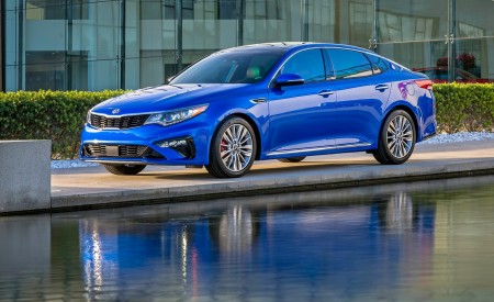 2019 Kia Optima Front Three-Quarter Wallpapers 450x275 (6)