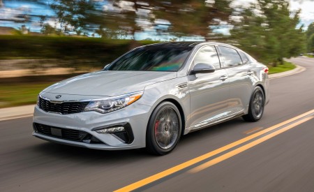 2019 Kia Optima Front Three-Quarter Wallpapers 450x275 (18)