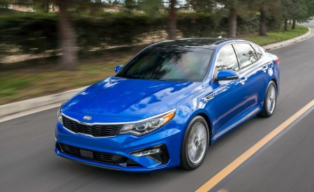 2019 Kia Optima Front Three-Quarter Wallpapers 450x275 (5)