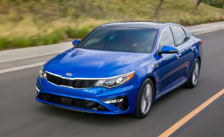 2019 Kia Optima Front Three-Quarter Wallpapers 450x275 (4)
