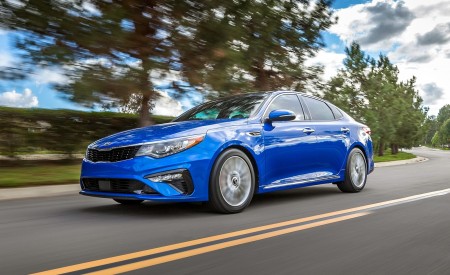 2019 Kia Optima Front Three-Quarter Wallpapers 450x275 (2)
