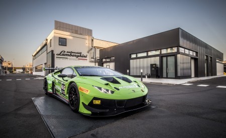 2019 Lamborghini Huracán GT3 EVO Front Three-Quarter Wallpapers 450x275 (10)