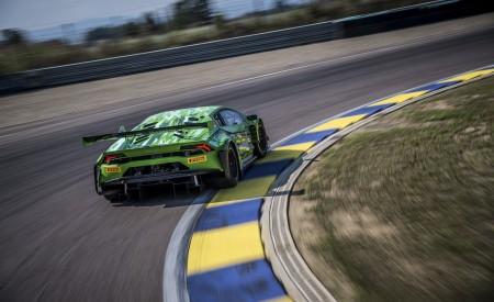 2019 Lamborghini Huracán GT3 EVO Rear Three-Quarter Wallpapers 450x275 (5)