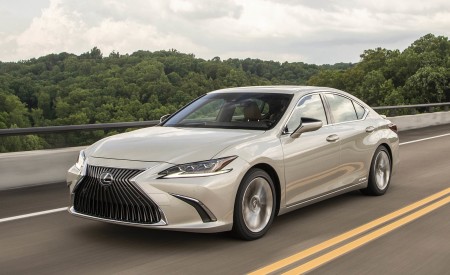 2019 Lexus ES 300h Front Three-Quarter Wallpapers 450x275 (60)