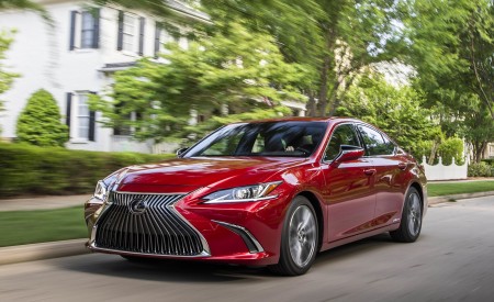 2019 Lexus ES 300h Front Three-Quarter Wallpapers 450x275 (70)