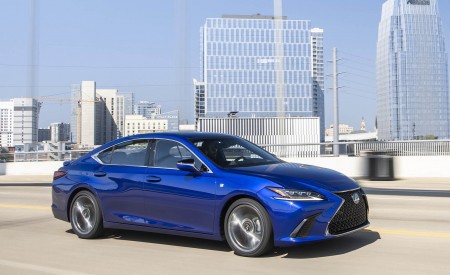 2019 Lexus ES 350 F-Sport Front Three-Quarter Wallpapers 450x275 (36)