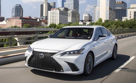 2019 Lexus ES 350 F-Sport Front Three-Quarter Wallpapers 450x275 (20)