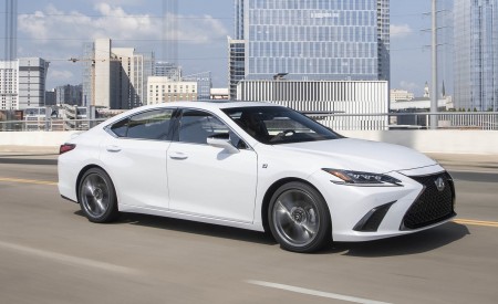 2019 Lexus ES 350 F-Sport Front Three-Quarter Wallpapers 450x275 (21)