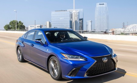 2019 Lexus ES 350 F-Sport Front Three-Quarter Wallpapers 450x275 (34)