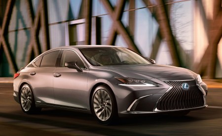 2019 Lexus ES 350 F-Sport Front Three-Quarter Wallpapers 450x275 (25)