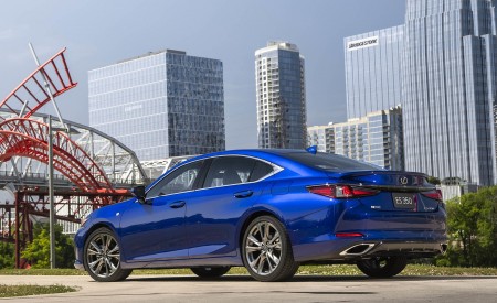 2019 Lexus ES 350 F-Sport Rear Three-Quarter Wallpapers 450x275 (38)
