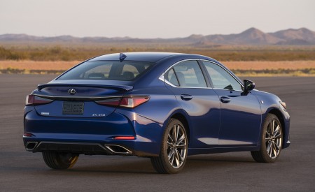 2019 Lexus ES 350 F-Sport Rear Three-Quarter Wallpapers 450x275 (16)