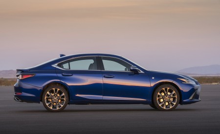 2019 Lexus ES 350 F-Sport Side Wallpapers 450x275 (15)