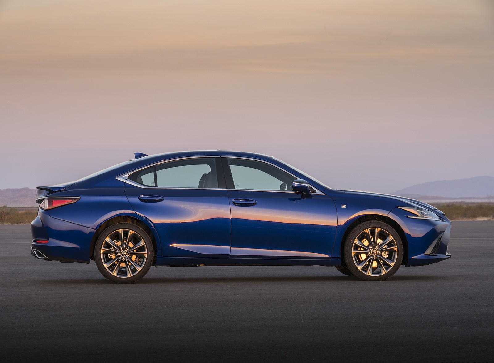 2019 Lexus ES 350 F-Sport Side Wallpapers (15)