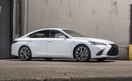 2019 Lexus ES 350 F-Sport Side Wallpapers 450x275 (23)