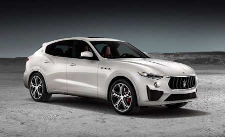 2019 Maserati Levante GTS Front Three-Quarter Wallpapers 450x275 (75)