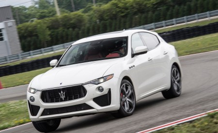 2019 Maserati Levante GTS Front Three-Quarter Wallpapers 450x275 (60)