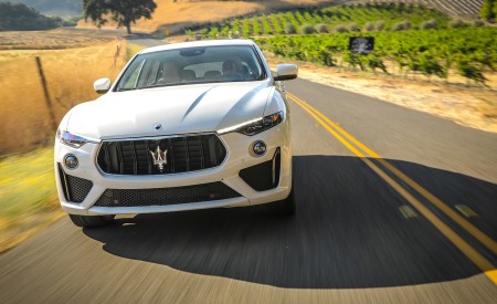 2019 Maserati Levante GTS Front Three-Quarter Wallpapers 450x275 (3)