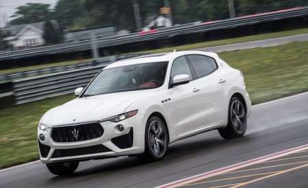 2019 Maserati Levante GTS Front Three-Quarter Wallpapers 450x275 (53)