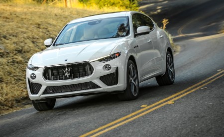2019 Maserati Levante GTS Front Three-Quarter Wallpapers 450x275 (23)