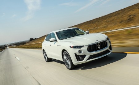 2019 Maserati Levante GTS Front Three-Quarter Wallpapers 450x275 (11)