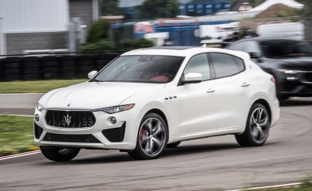 2019 Maserati Levante GTS Front Three-Quarter Wallpapers 450x275 (62)