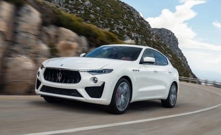 2019 Maserati Levante GTS Front Three-Quarter Wallpapers 450x275 (54)