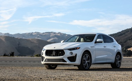 2019 Maserati Levante GTS Front Three-Quarter Wallpapers 450x275 (38)