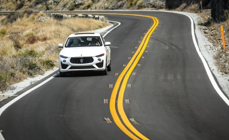 2019 Maserati Levante GTS Front Wallpapers 450x275 (13)