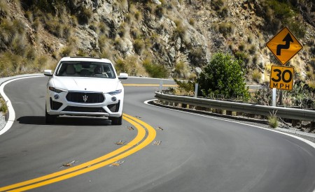 2019 Maserati Levante GTS Front Wallpapers 450x275 (5)