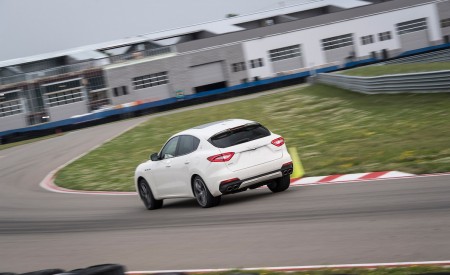 2019 Maserati Levante GTS Rear Three-Quarter Wallpapers 450x275 (67)