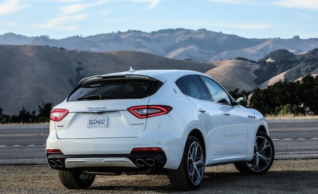 2019 Maserati Levante GTS Rear Three-Quarter Wallpapers 450x275 (40)