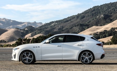 2019 Maserati Levante GTS Side Wallpapers 450x275 (41)
