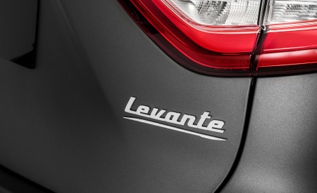 2019 Maserati Levante Trofeo Badge Wallpapers 450x275 (78)