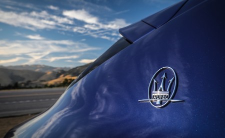 2019 Maserati Levante Trofeo Badge Wallpapers 450x275 (44)