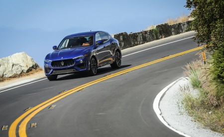 2019 Maserati Levante Trofeo Front Three-Quarter Wallpapers 450x275 (9)