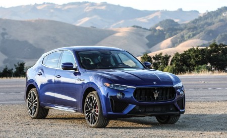 2019 Maserati Levante Trofeo Front Three-Quarter Wallpapers 450x275 (17)