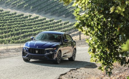 2019 Maserati Levante Trofeo Front Wallpapers 450x275 (13)