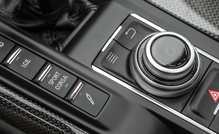 2019 Maserati Levante Trofeo Interior Detail Wallpapers 450x275 (57)