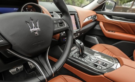 2019 Maserati Levante Trofeo Interior Steering Wheel Wallpapers 450x275 (64)