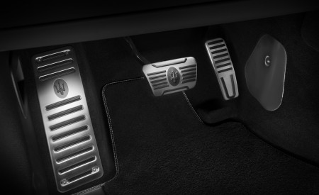 2019 Maserati Levante Trofeo Pedals Wallpapers 450x275 (97)