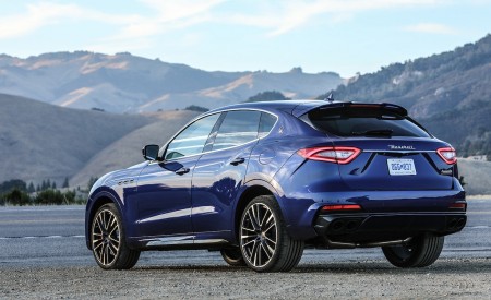 2019 Maserati Levante Trofeo Rear Three-Quarter Wallpapers 450x275 (19)