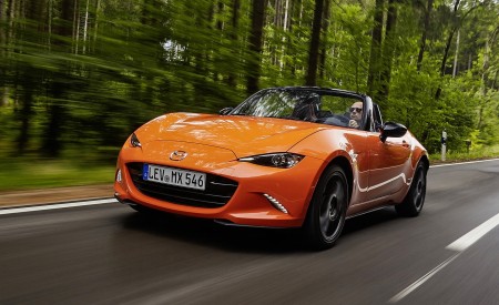 2019 Mazda MX-5 Miata 30th Anniversary Edition Front Three-Quarter Wallpapers 450x275 (25)