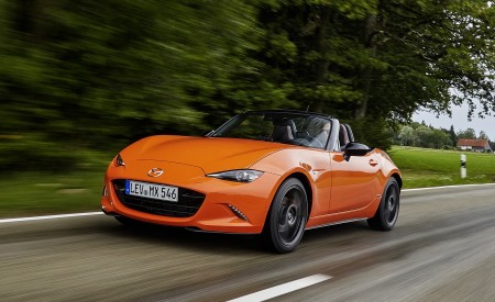 2019 Mazda MX-5 Miata 30th Anniversary Edition Front Three-Quarter Wallpapers 450x275 (26)
