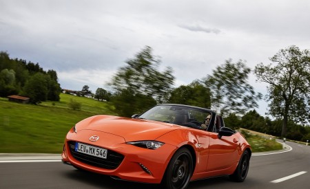 2019 Mazda MX-5 Miata 30th Anniversary Edition Front Three-Quarter Wallpapers 450x275 (4)
