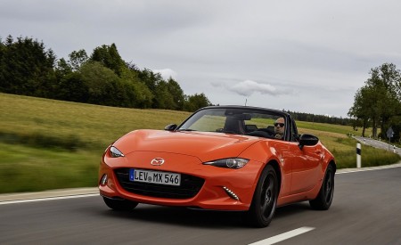 2019 Mazda MX-5 Miata 30th Anniversary Edition Front Three-Quarter Wallpapers 450x275 (8)