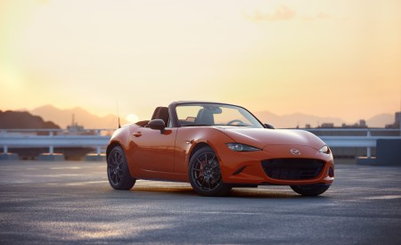 2019 Mazda MX-5 Miata 30th Anniversary Edition Front Three-Quarter Wallpapers 450x275 (76)