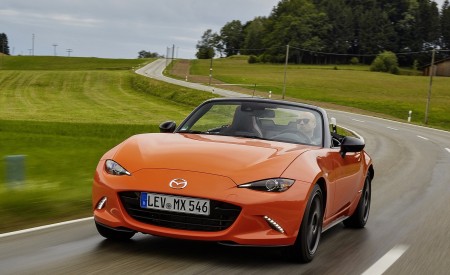 2019 Mazda MX-5 Miata 30th Anniversary Edition Front Three-Quarter Wallpapers 450x275 (27)