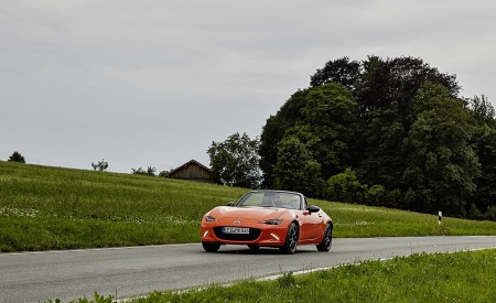 2019 Mazda MX-5 Miata 30th Anniversary Edition Front Wallpapers 450x275 (57)