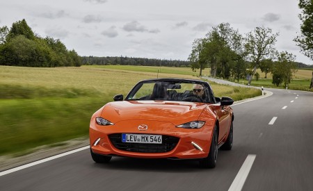 2019 Mazda MX-5 Miata 30th Anniversary Edition Front Wallpapers 450x275 (40)
